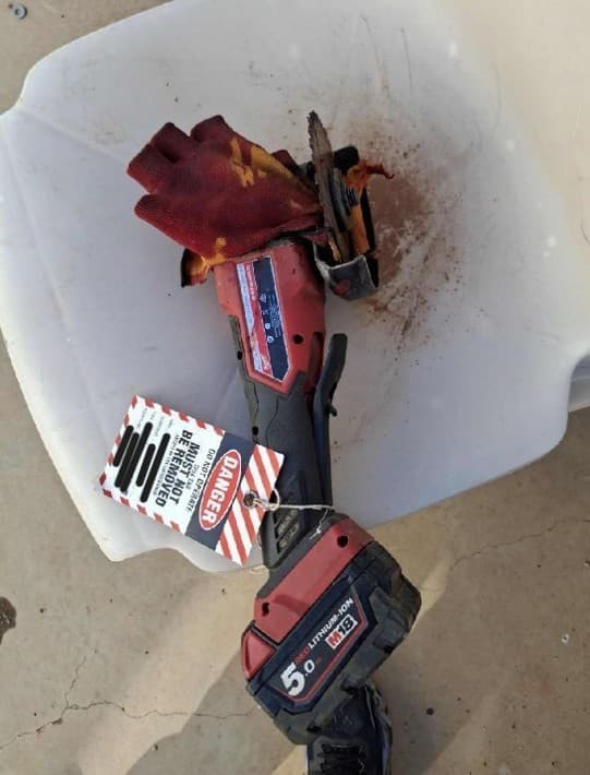 Battery powered cutting tool